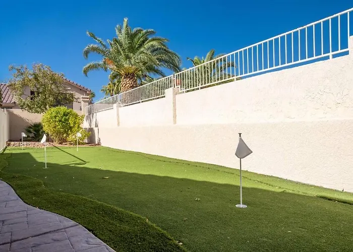 Grand Havasu Oasis With Custom Pool & Spa!