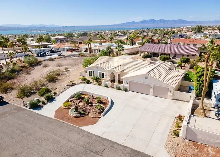 Grand Havasu Oasis With Custom Pool & Spa!