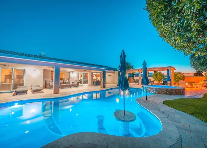 Grand Havasu Oasis With Custom Pool & Spa! Ferienhaus