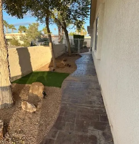 Grand Havasu Oasis With Custom Pool & Spa! Ferienhaus Lake Havasu City